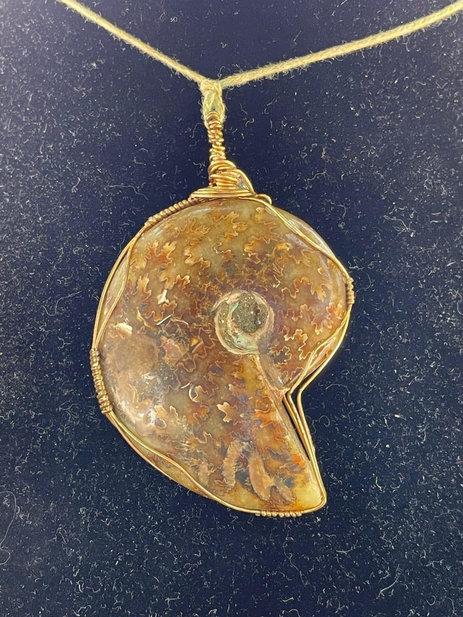 Jewelry class- free-form wire-wrapping fossil pendant